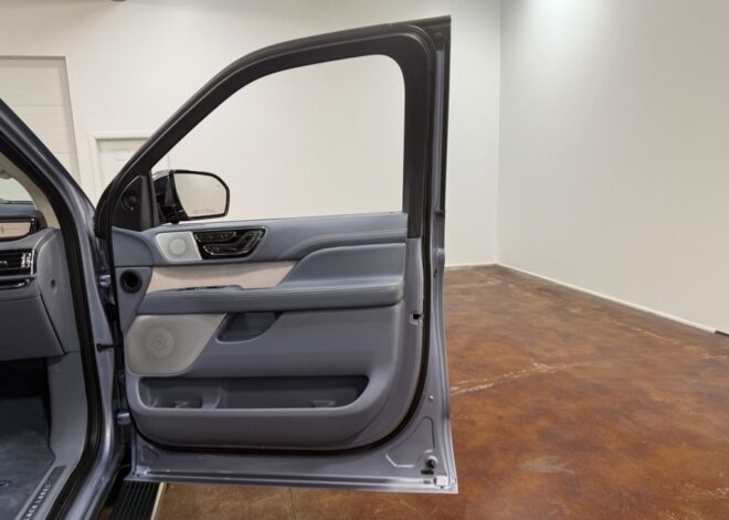 2020 Lincoln Navigator Black Label