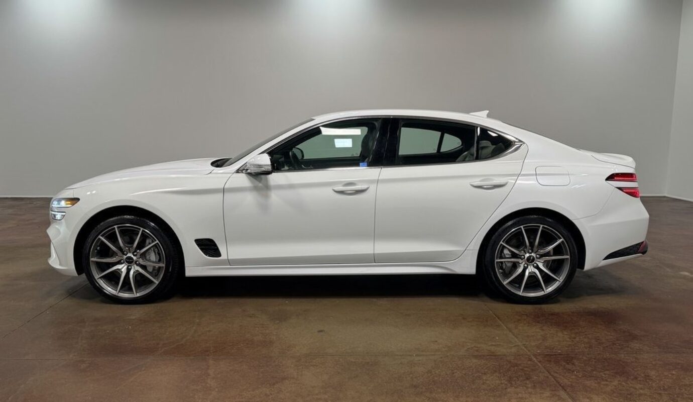 2025 Genesis G70 2.5T
